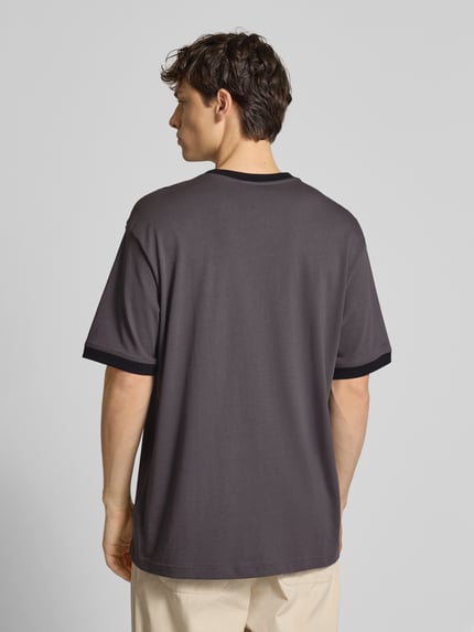 adidas Originals Oversized T-Shirt mit gerippten Abschlüssen Anthrazit 5