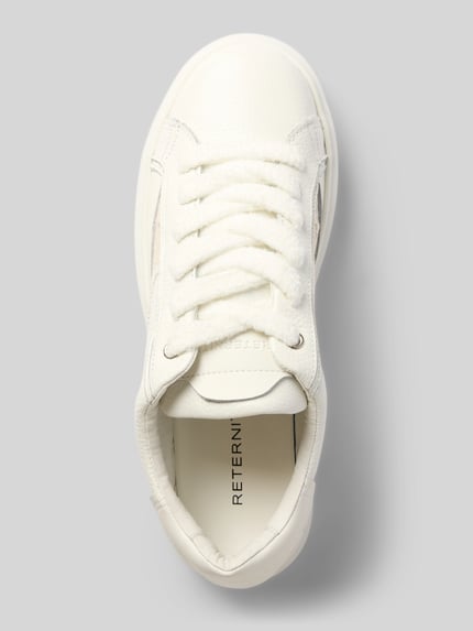 Produktfoto, Sneaker aus echtem Leder Modell 'LE PROMENEUR' von RETERNITY, weiß, abgerundete Form, glatte Sohle, Schnürverschluss, Absatzhöhe 4 cm, Schafthöhe 7 cm, Szerokość w rozmiarze 44: 9 cm
