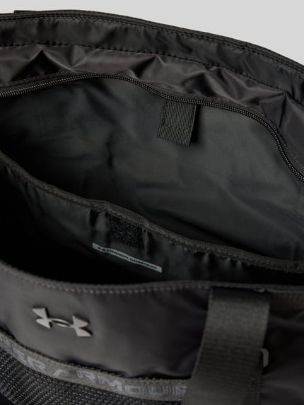 Produktfoto, torba shopper z detalem z logo Shopper mit Logo-Detail od Under Armour, czarna powierzchnia, tekstura gładka, damska torba shopper od Under Armour
