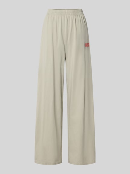 Produktfoto, Wide Fit Hose aus reiner Baumwolle Modell 'GIXY' von American Vintage in Beige mit elastischem Bund, sanfte Textur