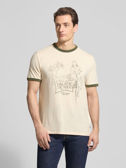 GUESS T-Shirt mit Motiv-Print Modell 'NO PLAN TO LEAVE' Offwhite 4