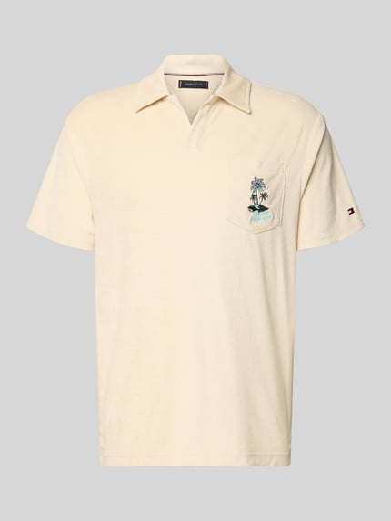 Productfoto, Regular Fit poloshirt uit badstoflook met polokraag, labelstitching en opgestikte borstzak van Tommy Hilfiger