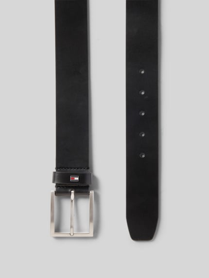 Produktfoto, Gürtel aus Leder von Tommy Hilfiger in Schwarz mit Dornschließe, fixierter Gürtelschlaufe, Logo-Applikation, Gürtelbreite: 4 cm