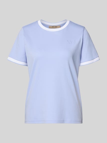Produktfoto, T-shirt met labeldetail Model 'Molina' van MOS MOSH in lichtblauw met witte contraststrepen, puur katoen, recht model, ronde hals, ruglengte bij maat S 58 cm