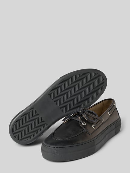 Produktfoto, Loafers mit Gummisohle Modell 'CPH177' von Copenhagen, zaokrąglony nosek, sznurowane, czarne, gruba gumowa podeszwa, damskie