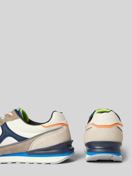 Produktfoto, Sneaker uit leermix van BULLBOXER voor heren met afgerond model, vetersluiting, contrastgarnering, labeldetails, gestructureerde zool, hakhoogte maat 44: 4 cm, schachthoogte: 7 cm, schachtbreedte: 9 cm