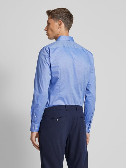 JOOP! COLLECTION Koszula biznesowa męska JOOP! Collection;Mieszanka bawełny z dodatkiem streczu;Krój slim fit;Model ‘Pierce’;Kołnierzyk typu kent;Listwa guzikowa na całej długości;Sportowe mankiety;Długość tyłu w rozmiarze 40: 76 cm;Szerokość ramion w rozmiarze 40: 45 cm;Długość rękawa w rozmiarze 40: 68 cm Niebieski 5