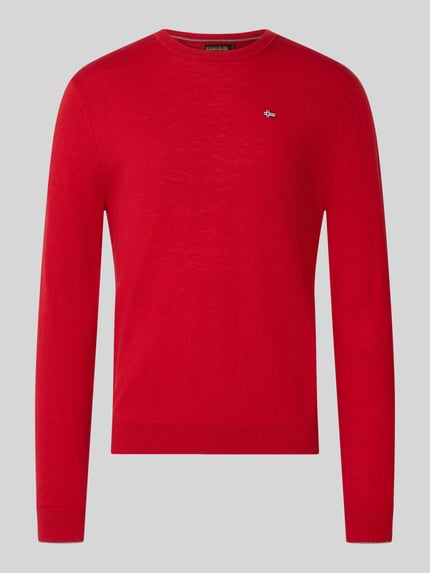 Produktfoto, roter Slim Fit Strickpullover aus reiner Wolle Modell 'DAMAVAND' von Napapijri, elastische Abschlüsse, Label-Detail, glatte Textur