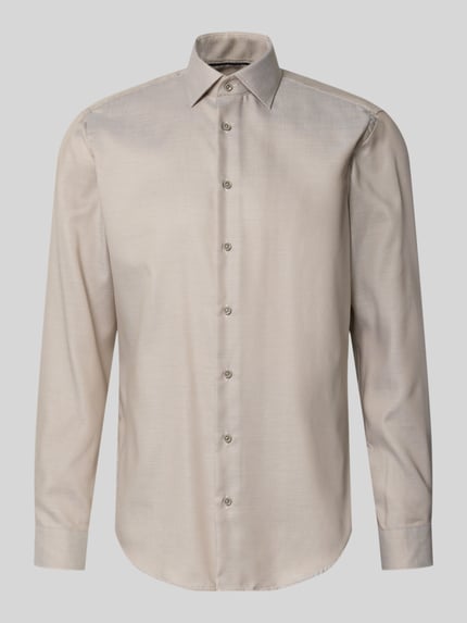 Produktfoto, Regular Fit Business-Hemd mit Strukturmuster und Kentkragen von Christian Berg Men, beige, Reine Baumwolle, feines Strukturmuster, glatte Textur, Rückenlänge 78 cm, Schulterbreite 46 cm, Ärmellänge 65 cm, Größe 39/40