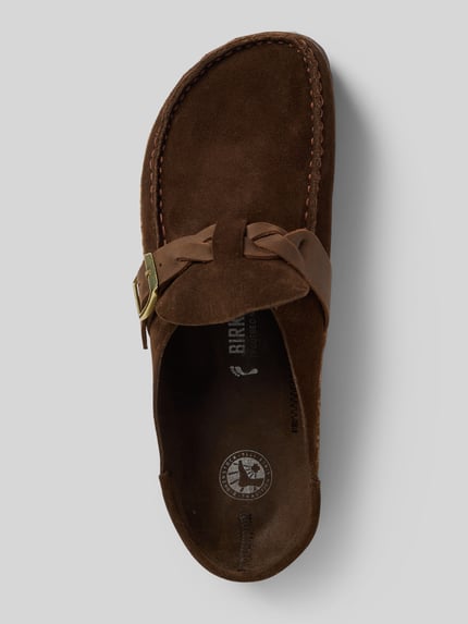 Produktfoto, Hausschuhe aus echtem Veloursleder Modell 'Buckley' von Birkenstock in Braun mit abgerundeter Passform, offener Ferse, Absatzhöhe 4 cm, Schaftweite 7 cm, Damen Hausschuhe