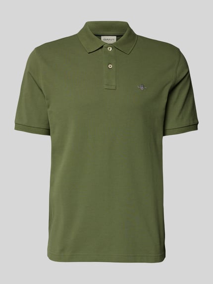 Produktfoto, Slim Fit Poloshirt mit Logo-Stitching von Gant in Olivgrün aus reiner Baumwolle, Polo-Kragen, kurze Ärmel, glatte Textur
