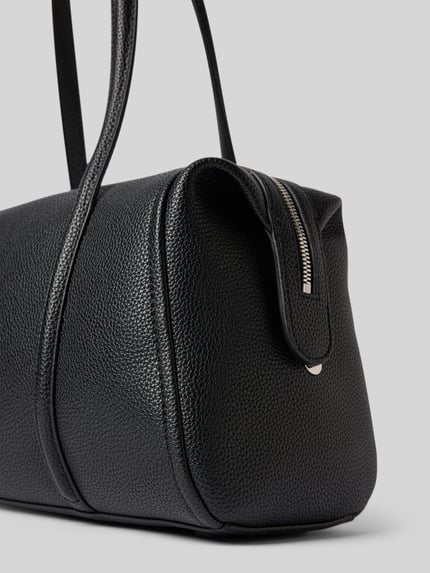 Produktfoto, Henkeltasche mit Label-Detail von CK Calvin Klein in Schwarz mit strukturierter Oberfläche und silbernem Reißverschluss, Damen
