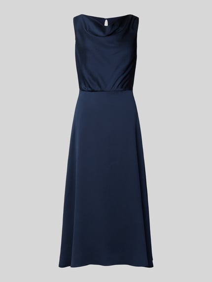 Produktfoto, Cocktailkleid in Midilänge mit Wasserfall-Ausschnitt von Swing, granatowy kolor, wzór strukturalny, kryta halka, długość midi, fason taliowany, zapięcie na zamek, tylny dekolt z łezką, Szerokość w rozmiarze 36: 48 cm, długość pleców: 120 cm.