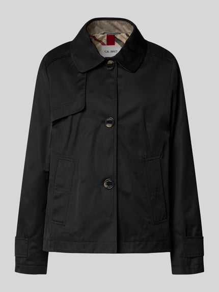 Produktfoto, Jacke mit Umlegekragen und Eingrifftaschen von Gil Bret aus schwarzem Baumwoll-Mix, Regular-Fit, sichtbare Knopfleiste, glatte Oberfläche, lockere Form, Eingrifftaschen seitlich, neutrale Textur, Damen Jacke, Rückenlänge 65 cm, Schulterbreite 40 cm, Brustweite 49 cm, Ärmellänge 65 cm, Größe 36
