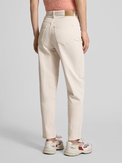 VERO MODA Jeansy o kroju mom fit z mieszanki bawełny model ‘TESSA’ Écru 5