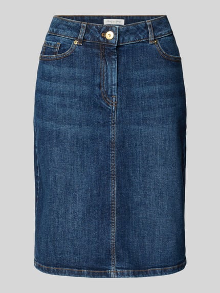 Produktfoto, Regular Fit Rock in Denim-Optik von Christian Berg Woman aus elastischem Baumwoll-Mix, Knielänge, 5-Pocket-Design, Knopf-Reißverschluss, blauer Jeansstoff mit sichtbarer Struktur, Maße in Größe 36: Bundweite 39 cm, Gesamtlänge 57 cm