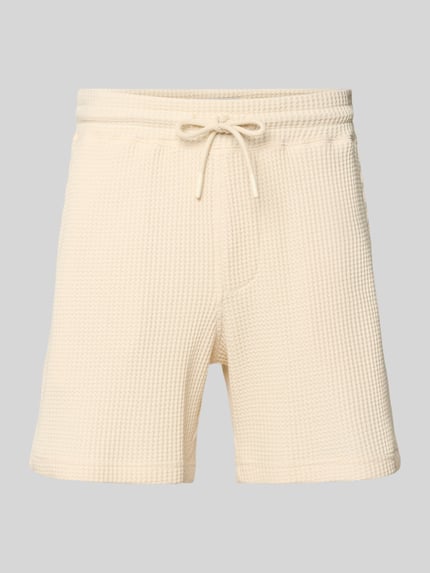 Produktfoto, Straight Fit Badeshorts mit Strukturmuster Modell 'Ocsar' von Shiwi aus Baumwoll-Mix in Creme mit Gesäßtasche und Tunnelzug.