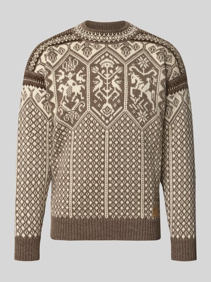 Produktfoto, Strickpullover mit Stehkragen von Dale of Norway in Braun-Beige mit geradem Schnitt, Zopfmuster und Label-Patch, Herrenmodell