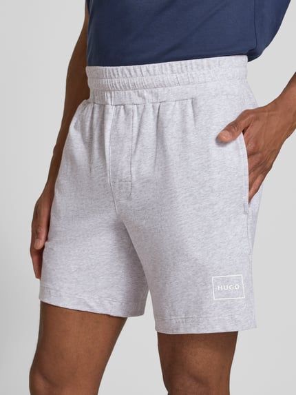 HUGO Regular Fit Sweatshorts aus Baumwoll-Mix Modell 'LAZE SHORTS CW' Hellgrau 3