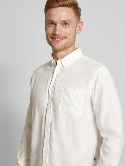 Thinking Mu Koszula casualowa o kroju regular fit z kieszenią na piersi model ‘WHITE HEMP ANT’ Złamany biały 3