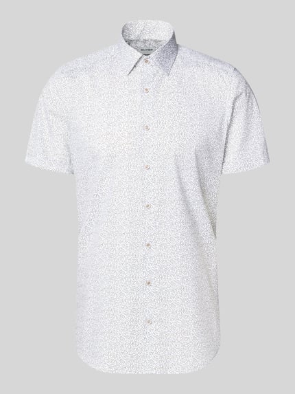 Produktfoto, Slim Fit Business-Hemd mit Kentkragen von OLYMP Level Five im weißen Baumwoll-Mix mit Stretch-Anteil, feines Allover-Muster, Knopfleiste, abgerundeter Saum, klassische Kurzarmform, Rückenlänge bei Größe 40: 80 cm, Schulterbreite: 40 cm, Ärmellänge: 25 cm