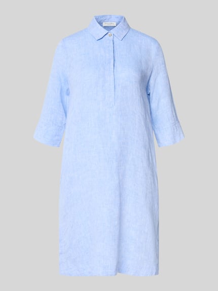Produktfoto, Knielanges Hemdblusenkleid aus Leinen mit 3/4-Arm von Christian Berg Woman in Hellblau, A-Linie, Hemdblusenkragen, verdeckte Knopfleiste. Rückenlänge Größe 36: 96 cm, Brustweite 54 cm, Ärmellänge 41 cm, reine Leinen Textur.