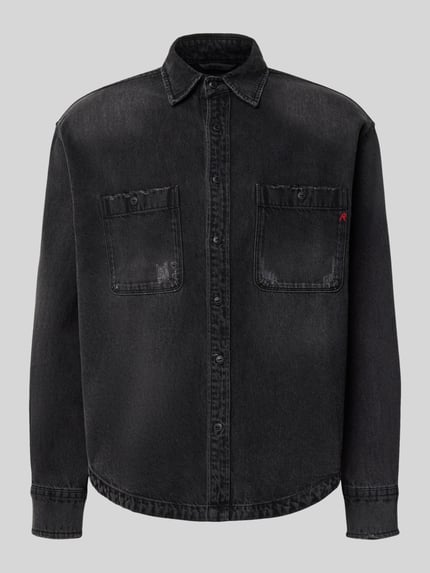 Produktfoto, Regular Fit Jeanshemd aus reiner Baumwolle von Replay, czarna koszula jeansowa, krój regular fit, Kołnierzyk typu kent, kieszenie na piersi, długi rękaw, listwa guzikowa, długość tyłu w rozmiarze M 72 cm, szerokość ramion w rozmiarze M 46 cm, szerokość klatki piersiowej w rozmiarze M 53 cm, długość rękawów w rozmiarze M 58 cm