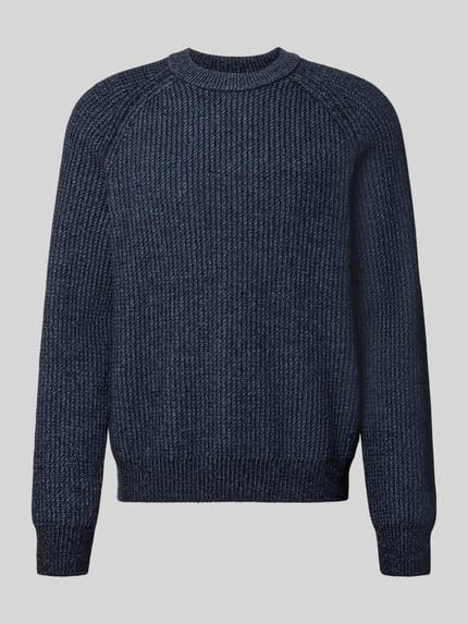 Produktfoto, dunkelblauer Regular Fit Pullover aus Woll-Mix Modell 'Kepler' von BOSS Orange, grobe Strickstruktur, neutraler Hintergrund.