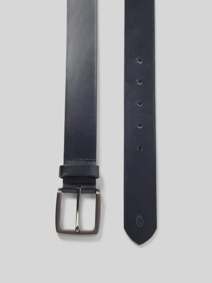 Produktfoto, Ledergürtel mit Dornschließe Modell 'Scott' van TOM TAILOR van echt leer in donkerblauw met metalen gesp, breedte 3,5 cm