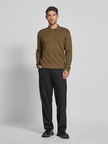 JACK & JONES Premium Sweter z dzianiny z prążkowanymi wykończeniami model ‘MILANO’ Oliwkowy 1