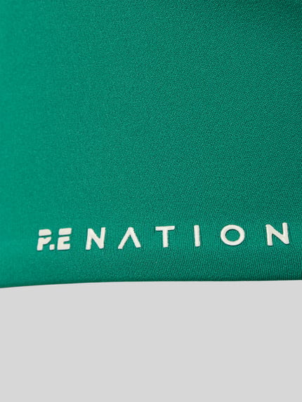 Produktfoto, Slim Fit Sport BH mit Logodetail van P.E Nation van elastische materiaalmix in groene kleur met gladde textuur, dames sport fashion