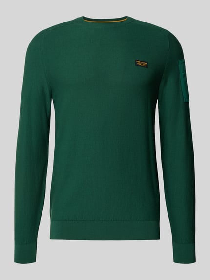 Produktfoto, grüner Strickpullover mit Label-Detail von PME Legend aus reiner Baumwolle, Regular Fit, gerippte Abschlüsse, Rundhalsausschnitt