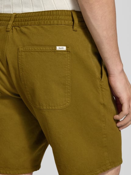 Forét Korte regular fit broek met elastische band, model 'CLAY' Olijfgroen - 3