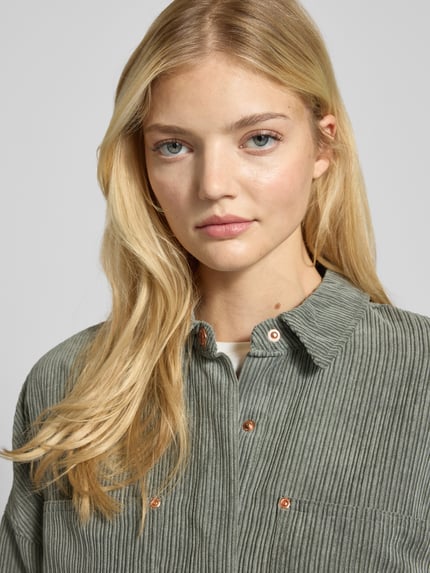 ONLY Bluzka sztruksowa o kroju relaxed fit z kieszeniami na piersi model ‘JANINE-RAI’ Trzcinowy 3