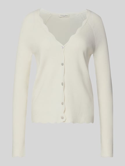 Productfoto, Strickcardigan aus Viskose-Mix van Christian Berg Woman in crème, getailleerde fit, viscosemix, ruches, knopenlijst, V-hals, ruglengte 55 cm, mouwlengte 50 cm