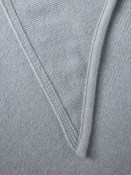 Produktfoto, grauer Schal aus Woll-Mix von Marc O'Polo, gestrickte Textur, weiche und glatte Oberfläche, Damen Schal von Marc O'Polo