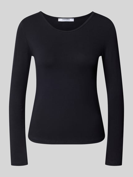 Produktfoto, Longsleeve mit Rundhalsausschnitt von ZABAIONE in Schwarz, taillierter Schnitt, glatte Oberfläche, Baumwoll-Elasthan-Mix, Rückenlänge 55 cm bei Größe S