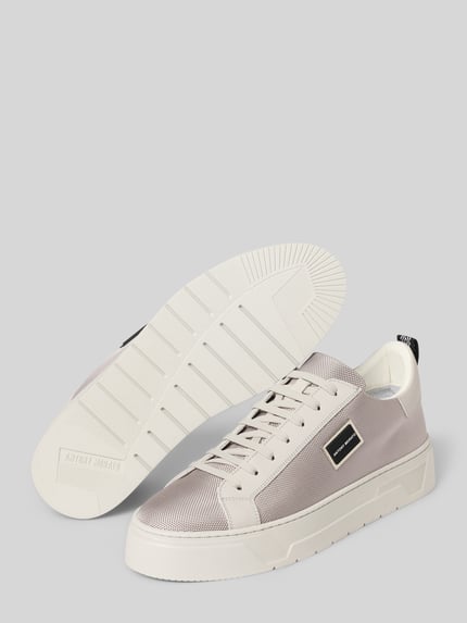 Productfoto, Sneaker uit leermix met logodetail van Antony Morato, heren sneakers, afgeronde pasvorm, vetersluiting, hakhoogte maat 44: 4 cm, schachthoogte maat 44: 8 cm, schachtbreedte maat 44: 8 cm, wit en lichtgrijs met structuur