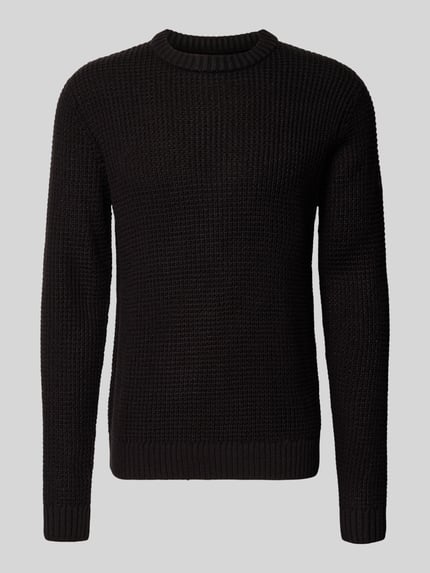 Produktfoto, schwarzer Strickpullover mit gerippten Abschlüssen Modell 'LIAM' von Jack & Jones, Material-Mix mit Baumwoll-Anteil, Regular-Fit, Rundhalsausschnitt.