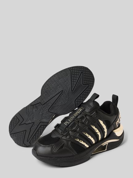 Produktfoto, Sneaker mit Schnürverschluss Modell 'GLADIATOR' von PLEIN SPORT aus schwarzem Material-Mix mit abgerundeter Spitze, Label-Detail und strukturierter Sohle, Absatzhöhe 6 cm, Schafthöhe 7 cm, Schaftweite 8 cm.