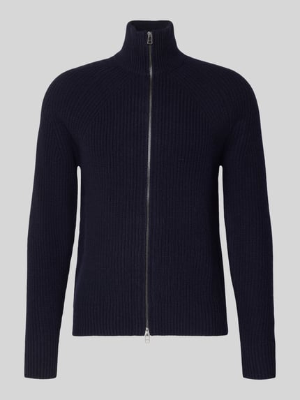 Produktfoto, Regular Fit Strickjacke aus reiner Wolle von Forét in Dunkelblau, gerippter Stehkragen, Reißverschluss, feine Stricktextur