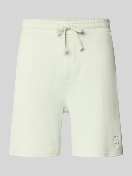 Produktfoto, Regular Fit Sweatshorts aus reiner Baumwolle Modell 'DARONOSO' von HUGO in Optik: Unifarben mit Logo-Stitching, Ziernähte, Bundabschluss elastisch mit Tunnelzug, Eingrifftaschen und Gesäßtasche, Materialverarbeitung: Sweat.