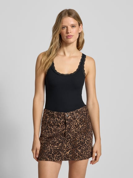 ONLY Slim Fit Top aus Baumwoll-Mix Modell 'SARAH SHARAI' Black 4