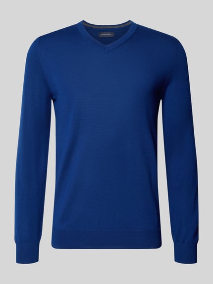 Produktfoto, gebreide pullover uit wolmix in helderblauw met v-hals, ribboorden, regular fit, Strickpullover aus Woll-Mix mit V-Ausschnitt van Christian Berg Men, ruglengte maat M 71 cm, mouwlengte maat M 73 cm