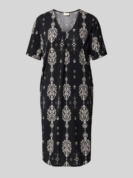 Produktfoto, knielang jurkje met V-hals, rechte fit, elastische materiaalmix, zwart met crèmekleurig ornamentdessin, FREE/QUENT Knielanges Kleid mit V-Ausschnitt Modell 'Floy'