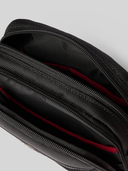 Productfoto, Crossbody Bag met logo-detail Model 'Pro DLX' van Samsonite, zwart, hoofdvak met ritssluiting, verstelbare draagriem, breedte 19 cm, lengte 27 cm, diepte 8 cm, bandlengte 90 cm