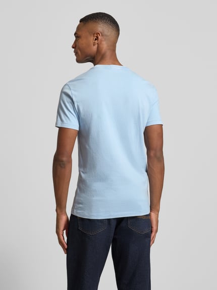 Męski t-shirt z nadrukiem z logo od Polo Ralph Lauren, bawełna, krój slim fit, okrągły dekolt, długość tyłu 68 cm, całkowita tylna perspektywa.