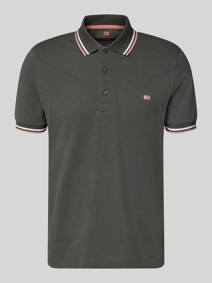 Produktfoto, Regular Fit Poloshirt mit Kontraststreifen von Christian Berg Men, czarna bawełna, krój regular fit, kontrastowe paski, zapięcie na guziki, długość tyłu w rozmiarze M: 71 cm