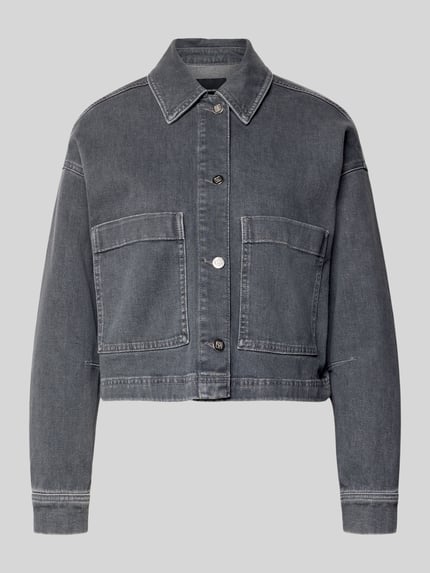 Produktfoto, Boxy Fit Jeansjacke mit aufgesetzten Taschen Modell 'Niandra' von Someday in Grau aus reiner Baumwolle, sichtbare Knopfleiste, strukturierte Oberfläche