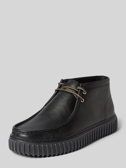 Clarks Schnürschuh aus Rindsleder mit Profilsohle Modell 'Torhill Hi' Black 1